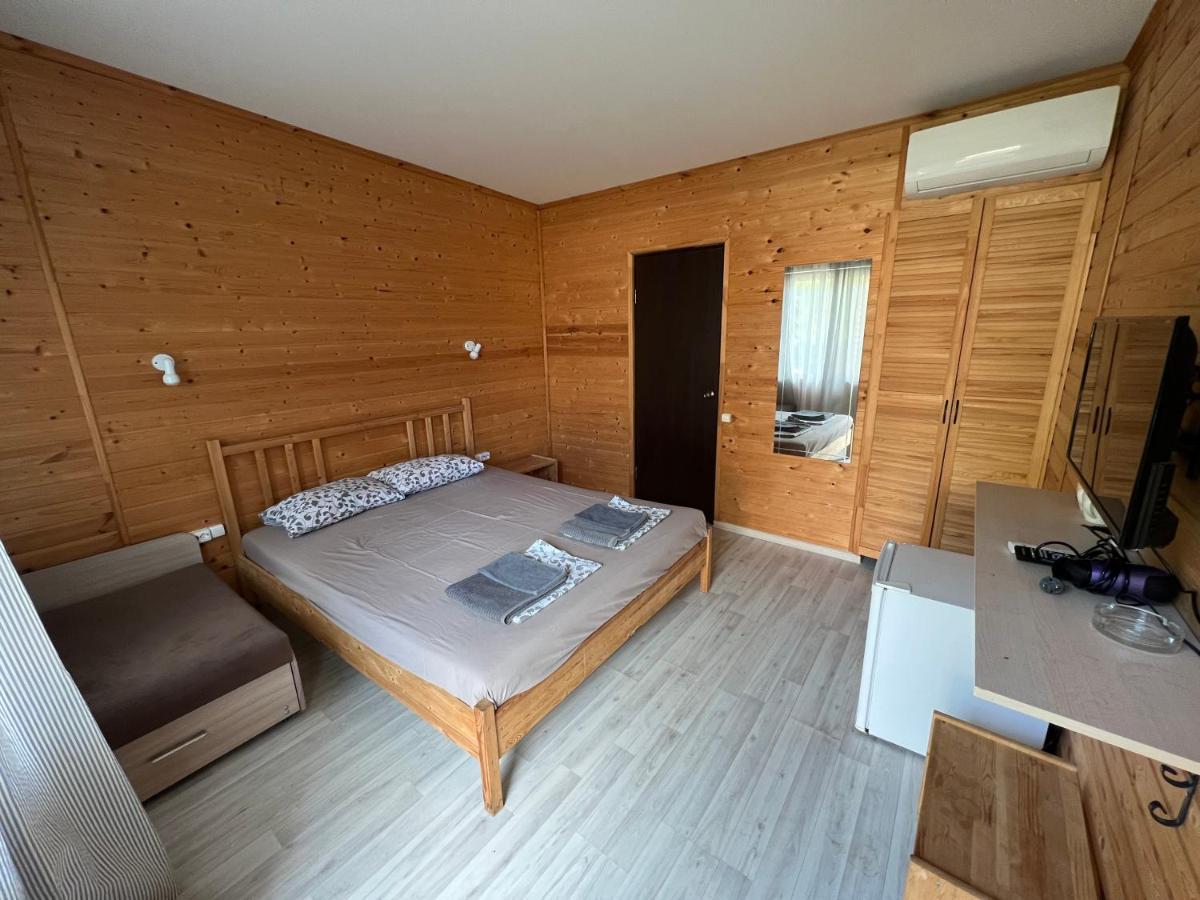 Mini-Hotel Forest Club Pizunda Exterior photo